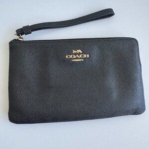 Coach Black Pebbled Leather Wristlet L2391 Gold Hardware Zip Pouch